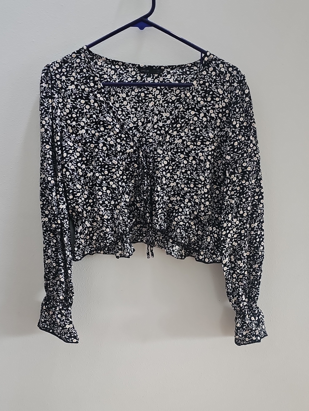 SHEIN Black & White Floral Tie-Front Crop Blouse